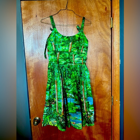 Bernie Dexter 'Jessica' dress in 'Happy Valley' waterlilies hard to find print - Picture 2 of 3